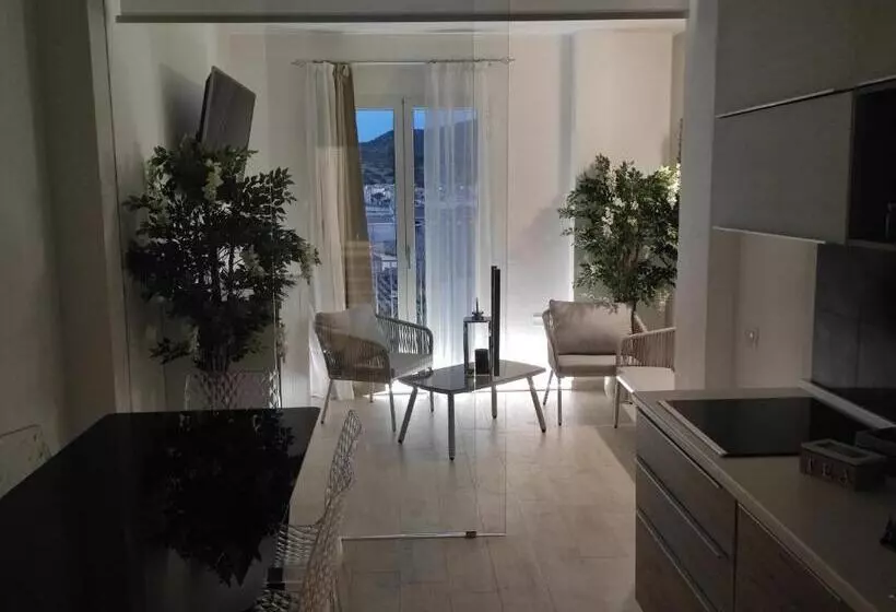ペンション Live Home Rooms