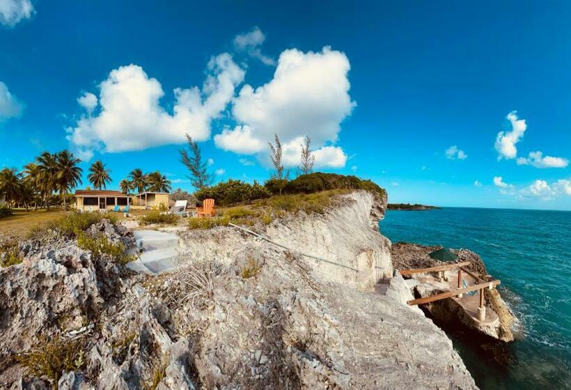 Pineapple Hideaway Oleander Gardens