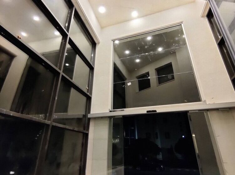 45m Luxury Room Royal View Near All Services