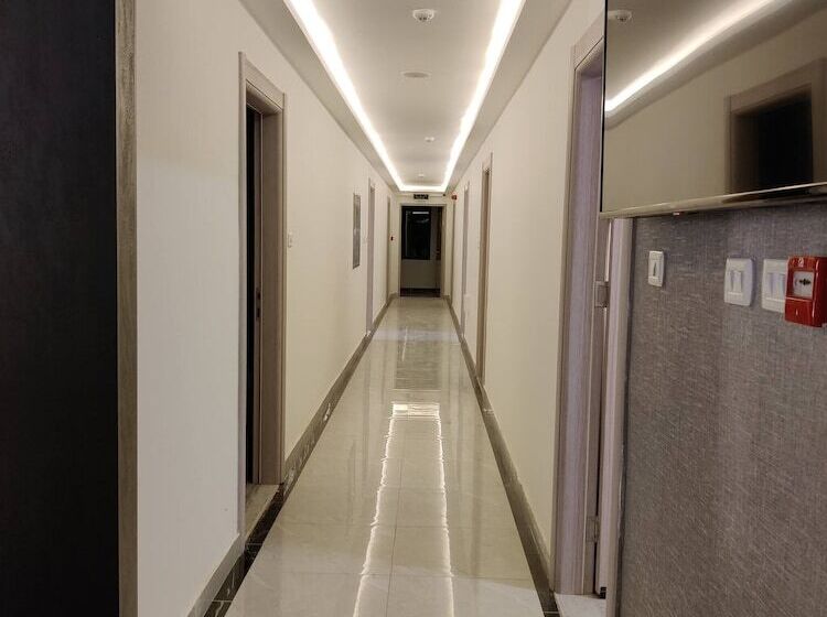 45m Luxury Room Royal View Near All Services