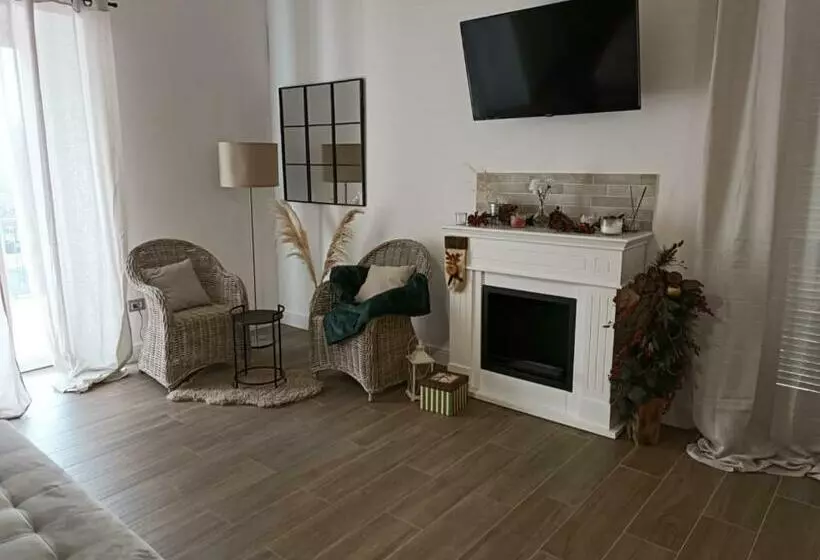Casa Rosamari   Su Lago Di Posta Fibreno, Appartamento Con Camino