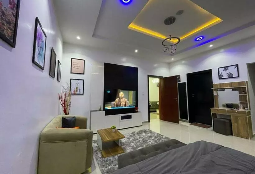 Cheerful 4bedroom Duplex With Free Parking On Premises