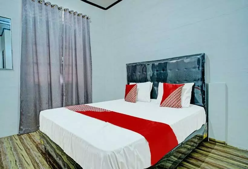 Hotelli Oyo 91562  & Cafe Angkasa Golat