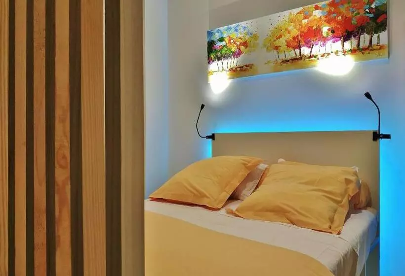 Joli Studio Au Calme, Centre Historique De Pertuis