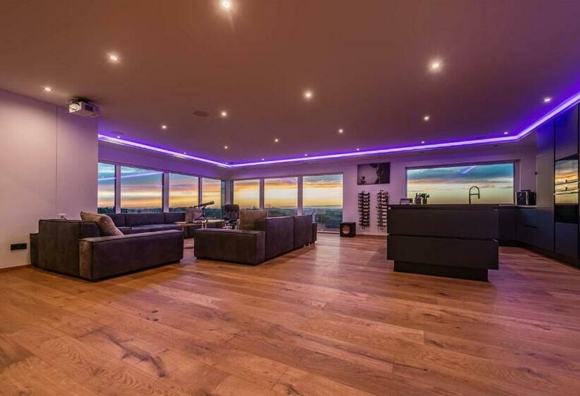 Moderne Villa Mit Whirlpool Und Heimkino