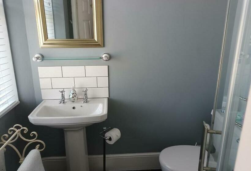 Bed and Breakfast Wyburn House