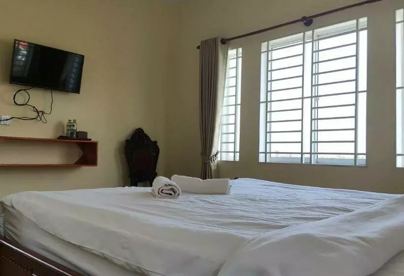 هتل Monica Guesthouse