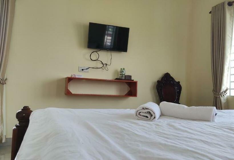 فندق Monica Guesthouse