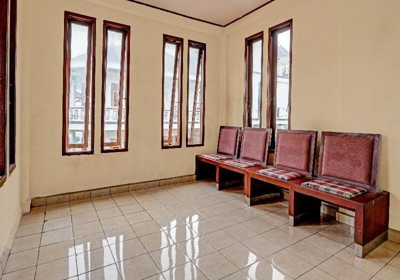 בית מלון כפרי Oyo 91636 K Dadut Homestay