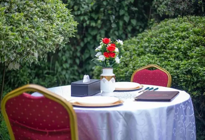هتل The Nest Guest House