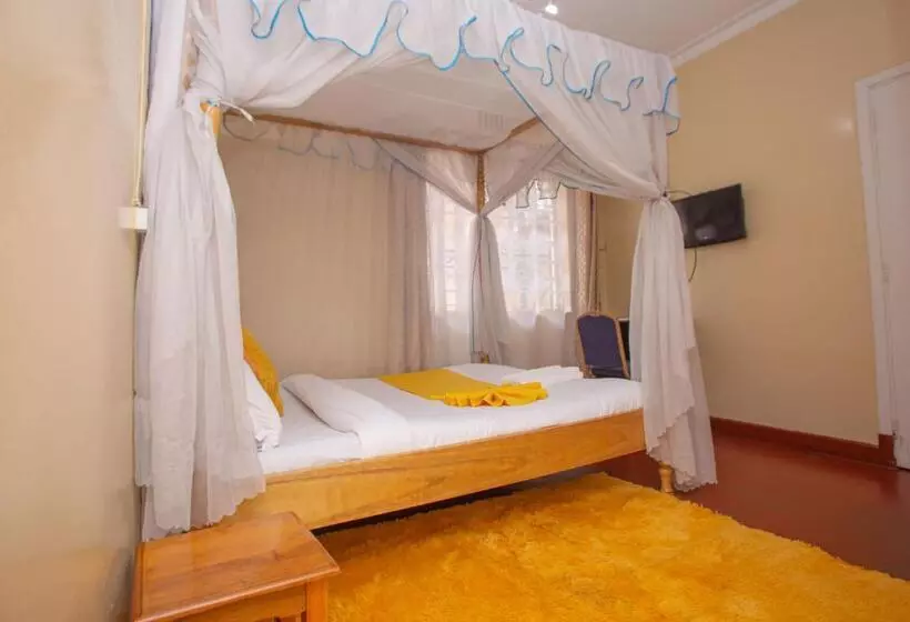 هتل The Nest Guest House