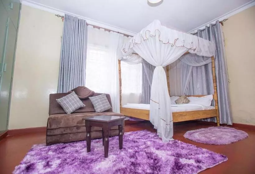 هتل The Nest Guest House