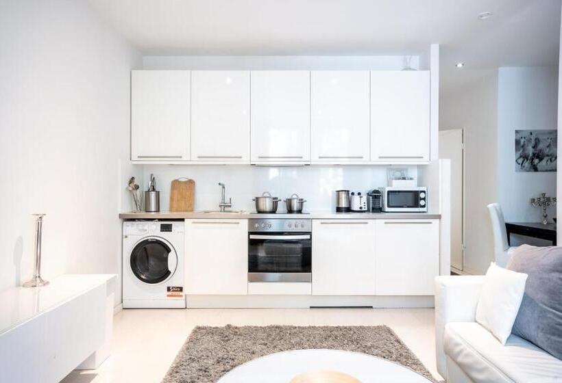 Komplette 2 Zimmer Wohnung Zentral Neben Oktoberfest