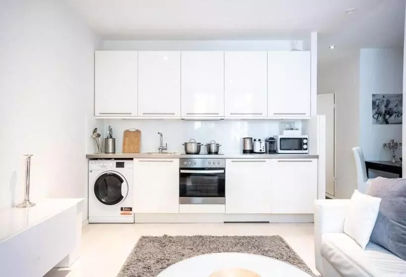 Komplette 2 Zimmer Wohnung Zentral Neben Oktoberfest