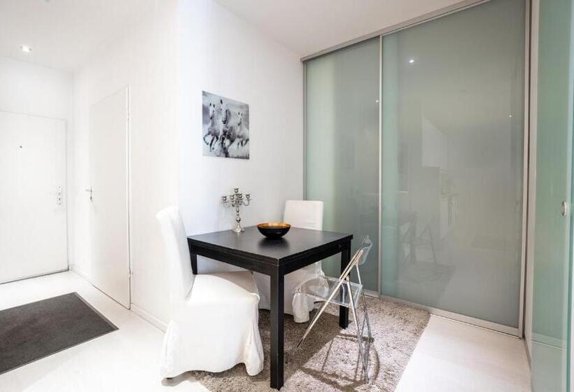 Komplette 2 Zimmer Wohnung Zentral Neben Oktoberfest