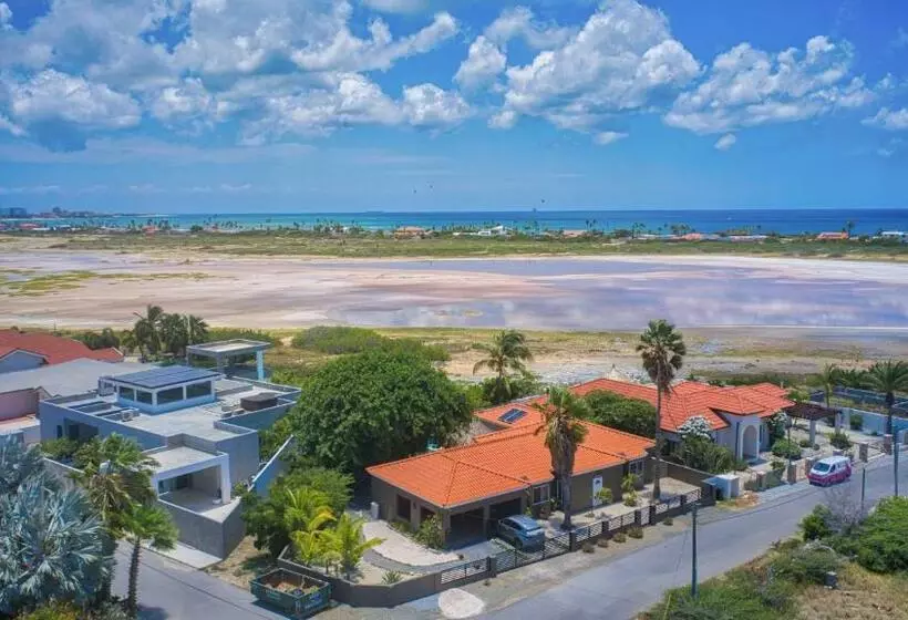 پانسیون Lama Y Solo Unique Private Room Walking Distance To The Beach