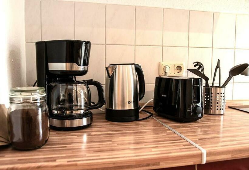 Spacious 3 Room Workers Apartment With Balcony And Parking Space