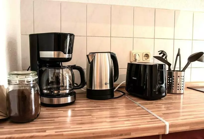 Spacious 3 Room Workers Apartment With Balcony And Parking Space