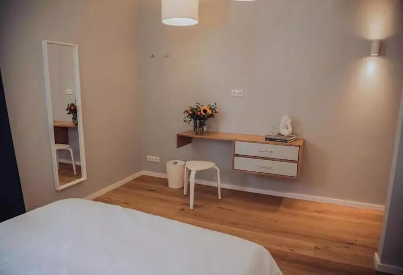 The Layhead B&b