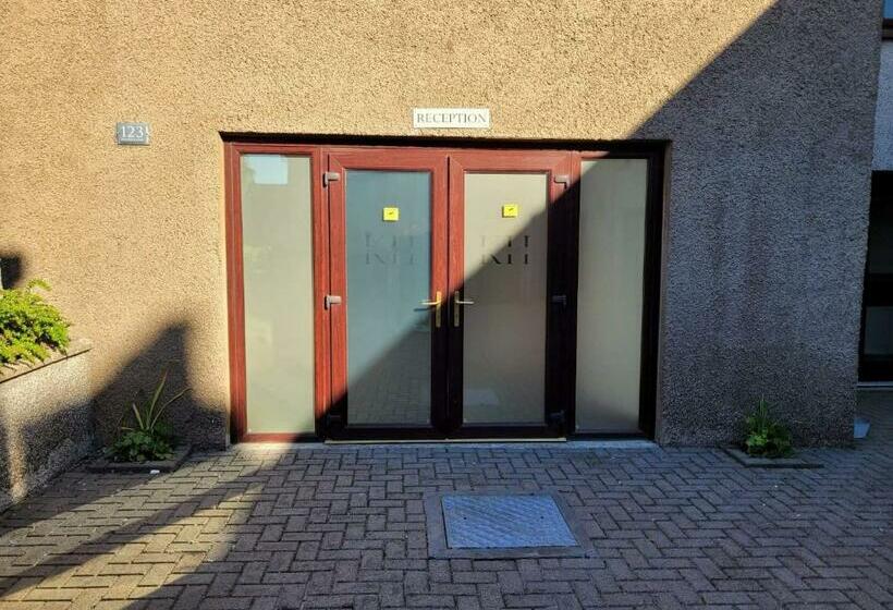 Aamiaismajoitus (B&B) Weston House Serviced Accommodation