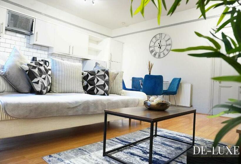 Big Luxury Town House Near Southampton City Centre