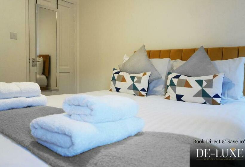 Big Luxury Town House Near Southampton City Centre