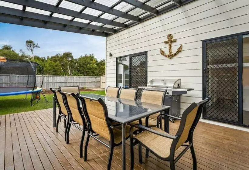 Lennys Lodge