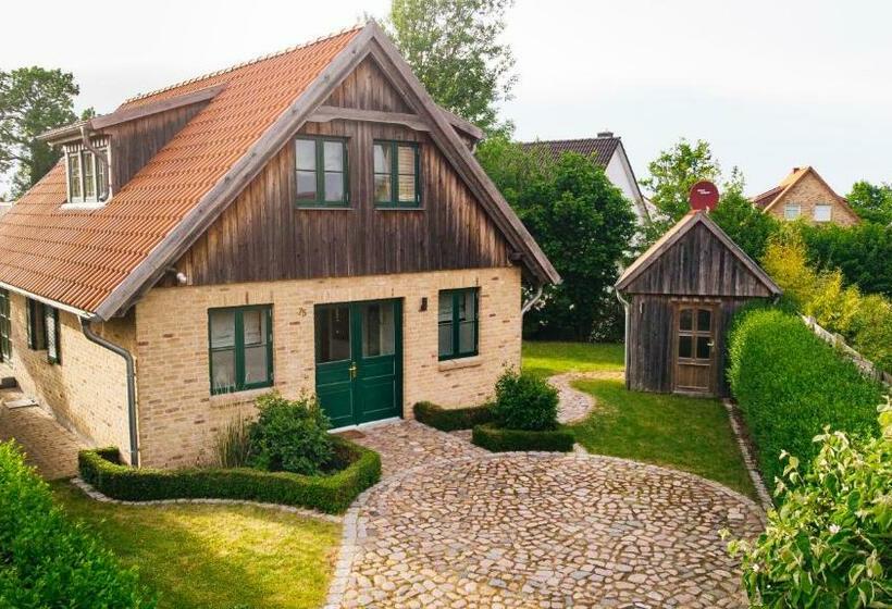 Exklusiv + Nah Zur Ostsee 4 Zi./4+2 P. Ferienhaus