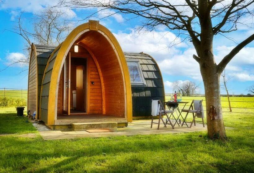 בית מלון כפרי Finest Retreats   The Pods
