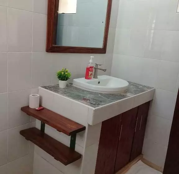 پانسیون Belaire Bnb Ruaka 1