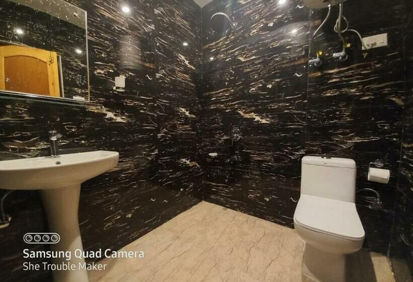 Pansiyon John S Homestay