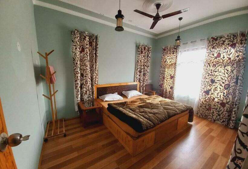 Pansiyon John S Homestay