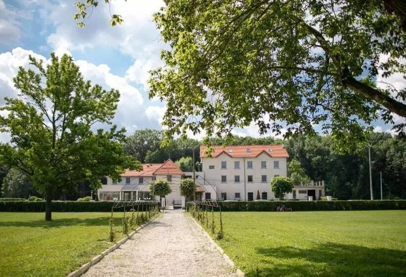 Majatalo La Coudraie   Proche De Disneyland