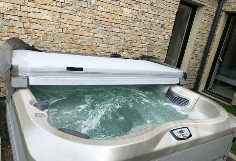 Giens, Superb High End Apartment With Jacuzzi