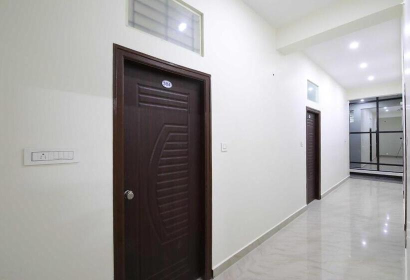 هتل Flagship 92914 Mathura Inn