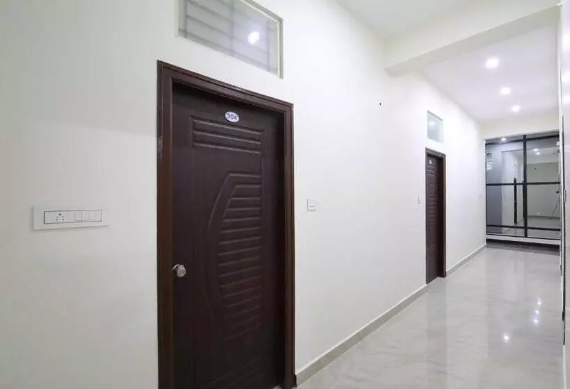 ホテル Flagship 92914 Mathura Inn