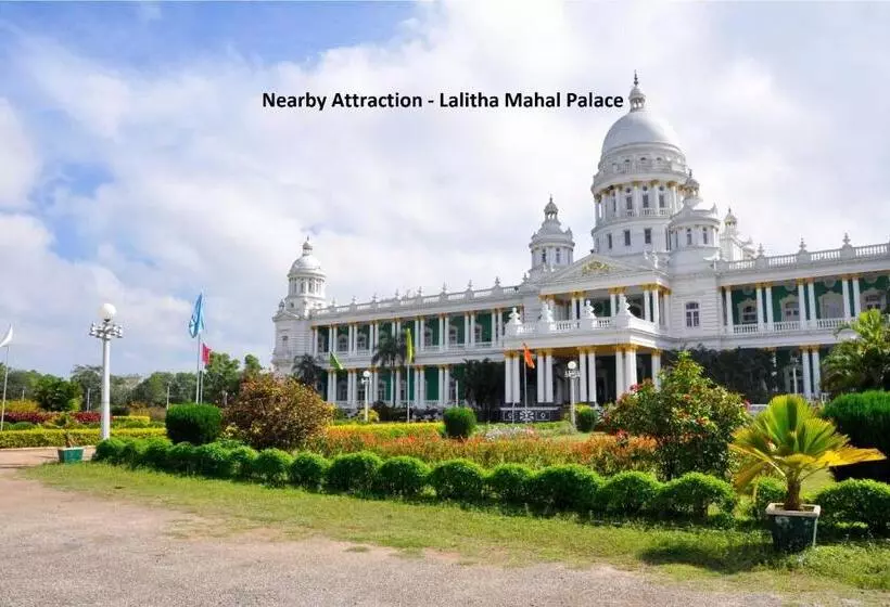 ホテル Flagship 92914 Mathura Inn