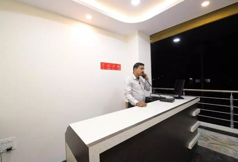 ホテル Flagship 92914 Mathura Inn