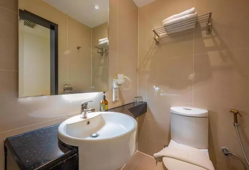 Hotelli Greystone Centrestage Pj
