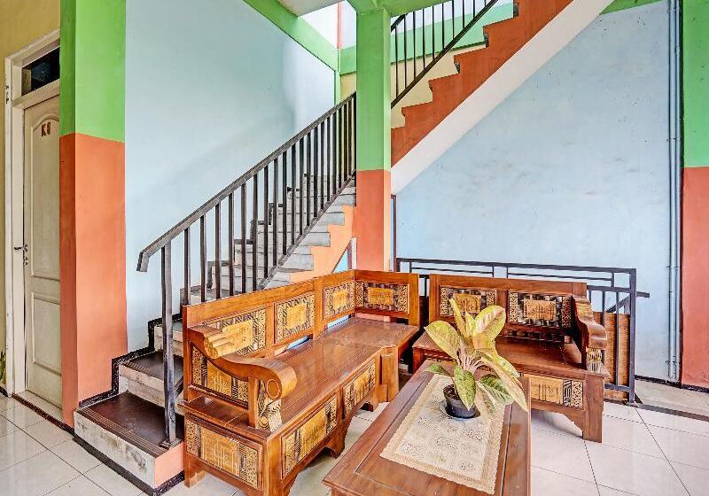 호텔 Oyo 91572 Kost Esklusif Barokah