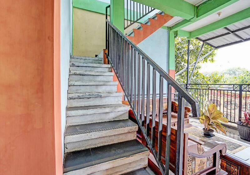 호텔 Oyo 91572 Kost Esklusif Barokah