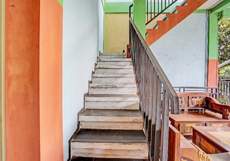 호텔 Oyo 91572 Kost Esklusif Barokah