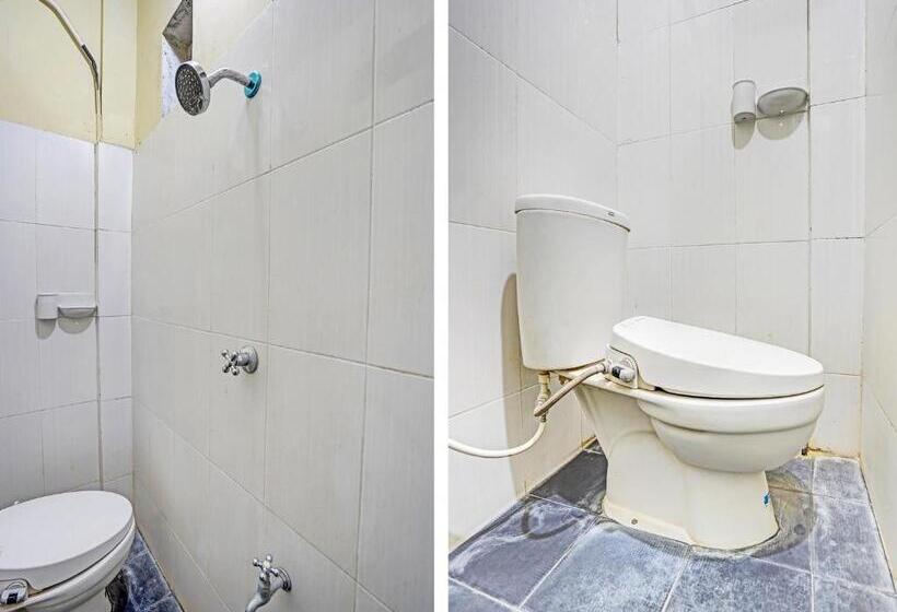 호텔 Oyo 91572 Kost Esklusif Barokah