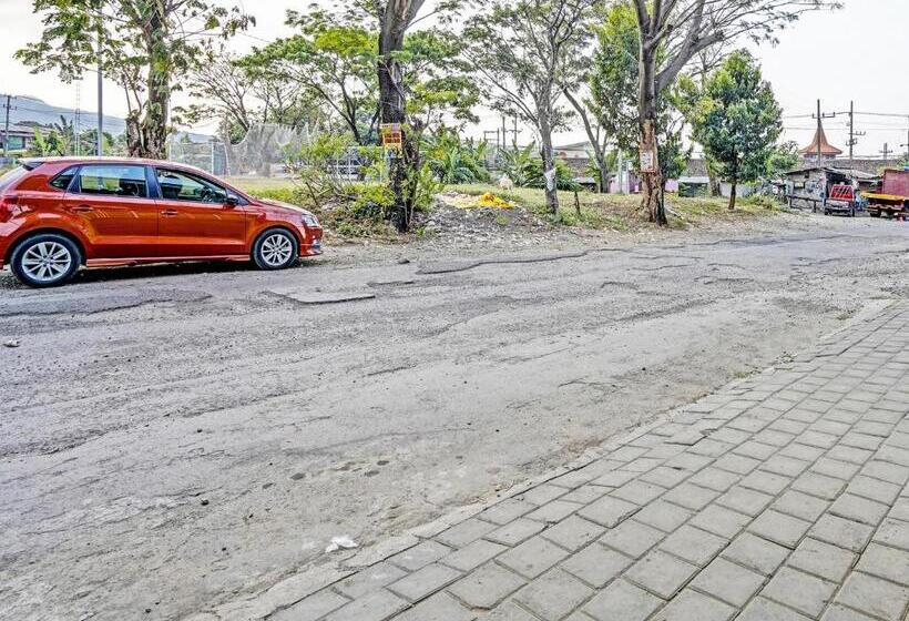 호텔 Oyo 91572 Kost Esklusif Barokah