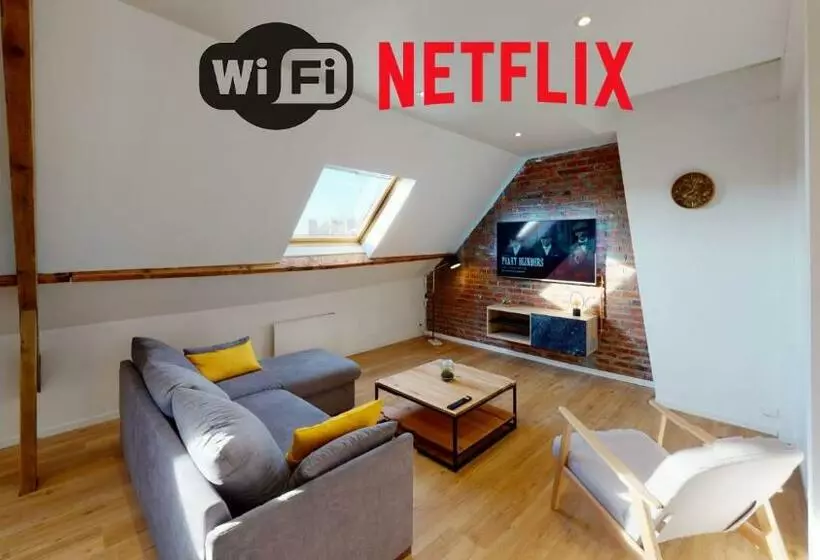 Le Corsaire   Face Kursaal Et Plage