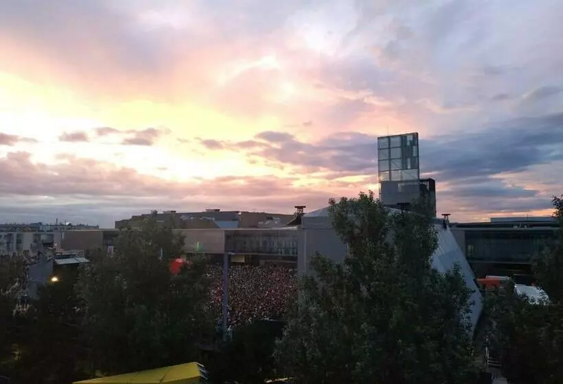 Le Corsaire   Face Kursaal Et Plage