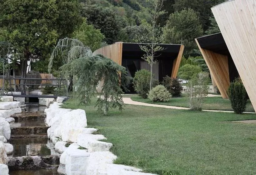 Lomakeskus Roggia Dei Cedri