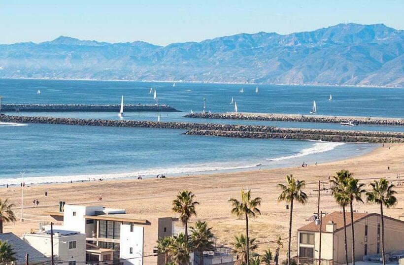 8 Marina Penthouse Water Front