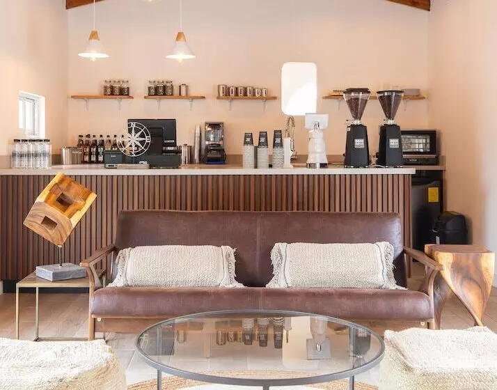 هتل Beach House By Eazy