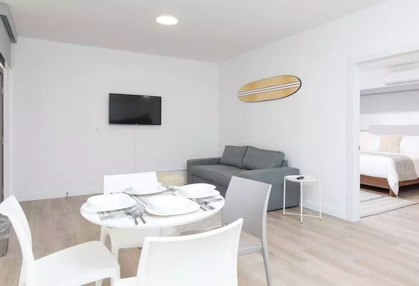 هتل Beach House By Eazy